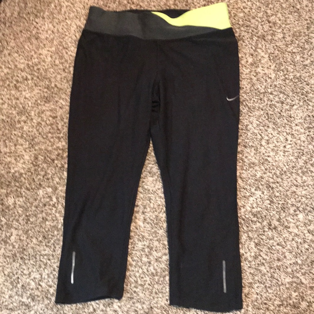 Nike Dri-Fit capris size M